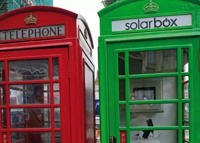 Solarbox: le cabine telefoniche che ricaricano il cellulare