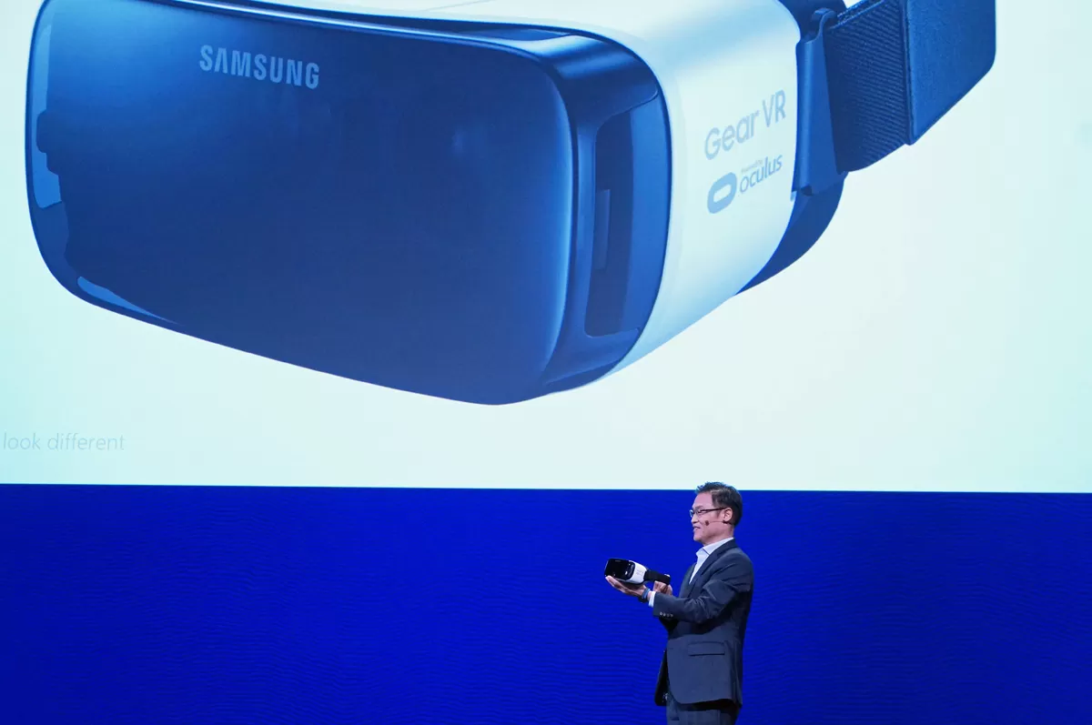 Samsung Gear VR arriverà a Novembre e costerà 99$