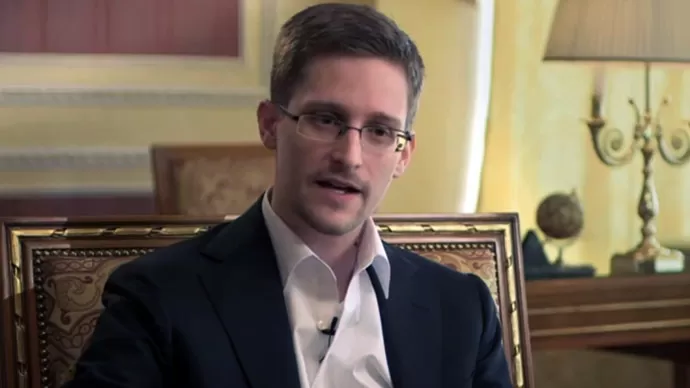 FBI dà ragione a Snowden: “sblocchiamo iPhone da soli”