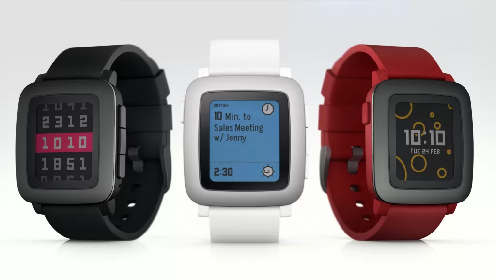 Fitbit compra Pebble in saldo: nasce un nuovo colosso degli smart watch