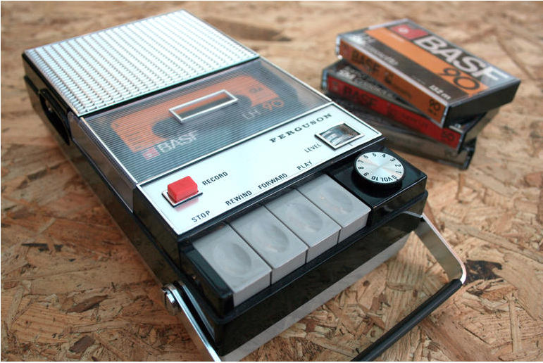 Il registratore a cassetta è tornato ed è più moderno che mai!