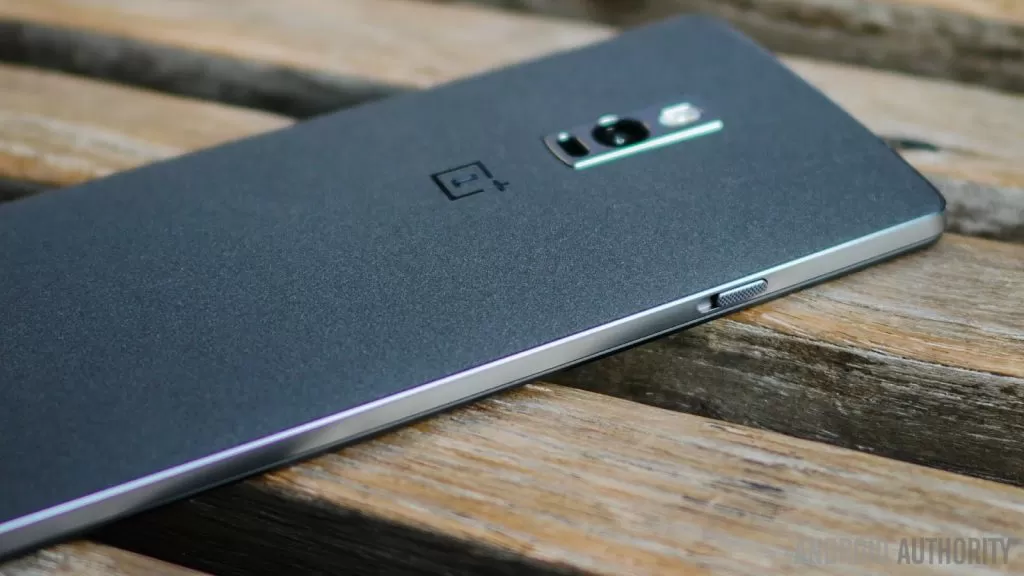 OnePlus 4, leak specifiche tecniche eccellenti: 8 GB RAM e batteria 4000 mAh